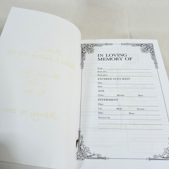 Vintage Holy Bible Remembrance Edition KJV in Cedar Wood Storage Box - Picture 10 of 13